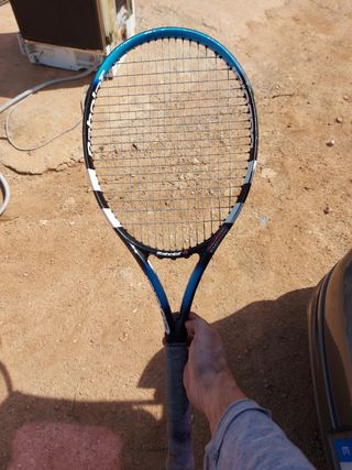 Se venden raquetas de tenis