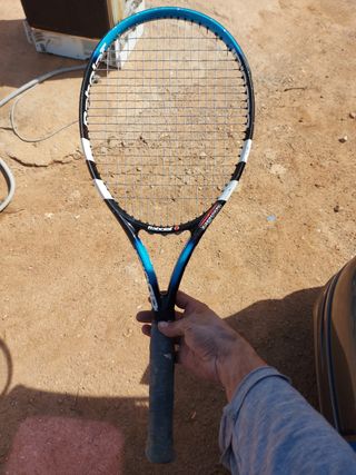 Se venden raquetas de tenis