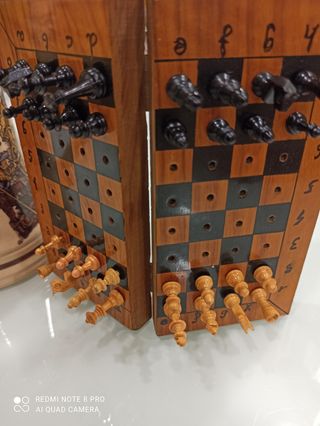 OCCASIONE PER NON VEDENTI. Scacchi in miniatura in legno di ulivo