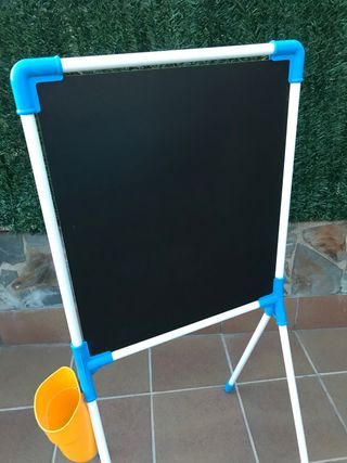 Pizarra metálica con borrador