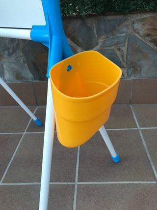 Pizarra metálica con borrador