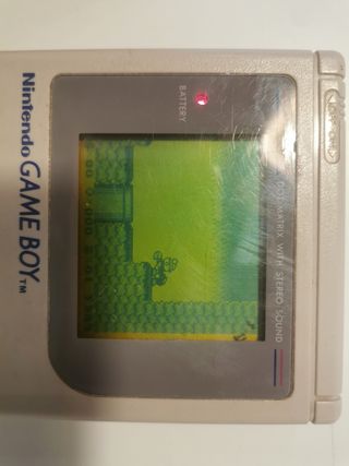 Nintendo game boy con juego mario land 2