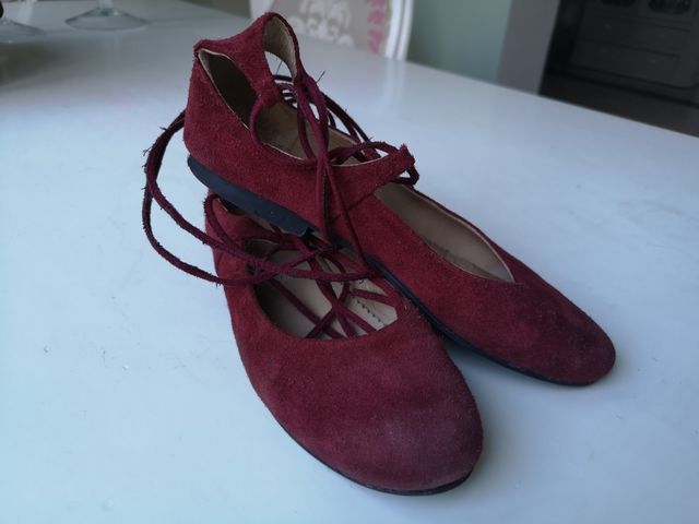 bailarinas color burdeos. talla 34.