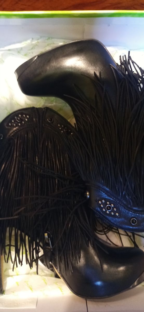 Botines de tacón y flecos en negro Sam Edelman