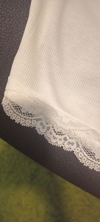 top blanco con encaje Shein