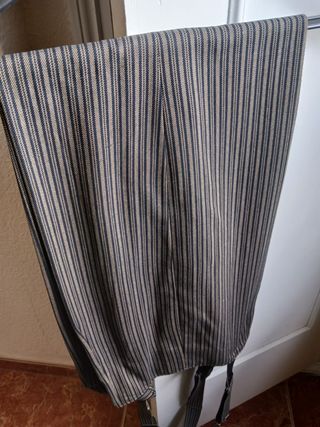 traje campero marrón, se regala tirantes