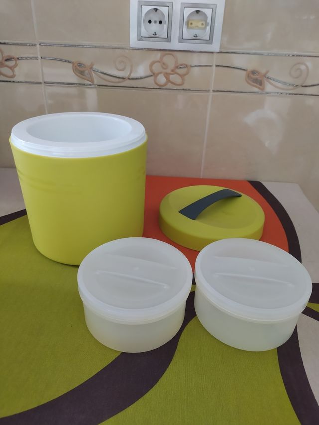 Fiambrera térmica con dos recipientes