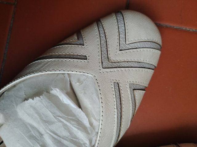 Zapatos de tacón beige plateado piel boda/bautizo