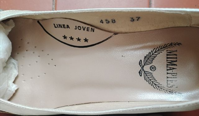 Zapatos de tacón beige plateado piel boda/bautizo