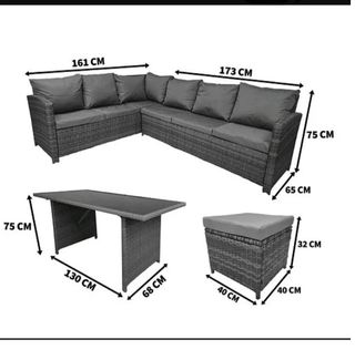 Sofa rinconera con mesa y puffs para jardin