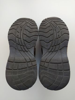 Zapatos de piel de la marca Dustin