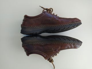 Zapatos de piel de la marca Dustin