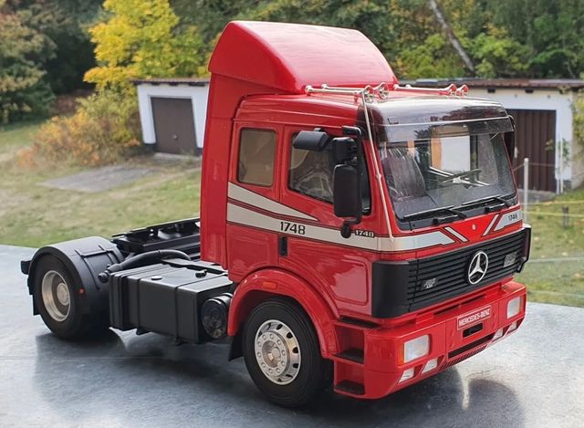 Otto 1/18 MERCEDES-BENZ SK 90'