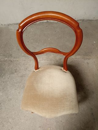 Se venden sillas "Isabelinas"