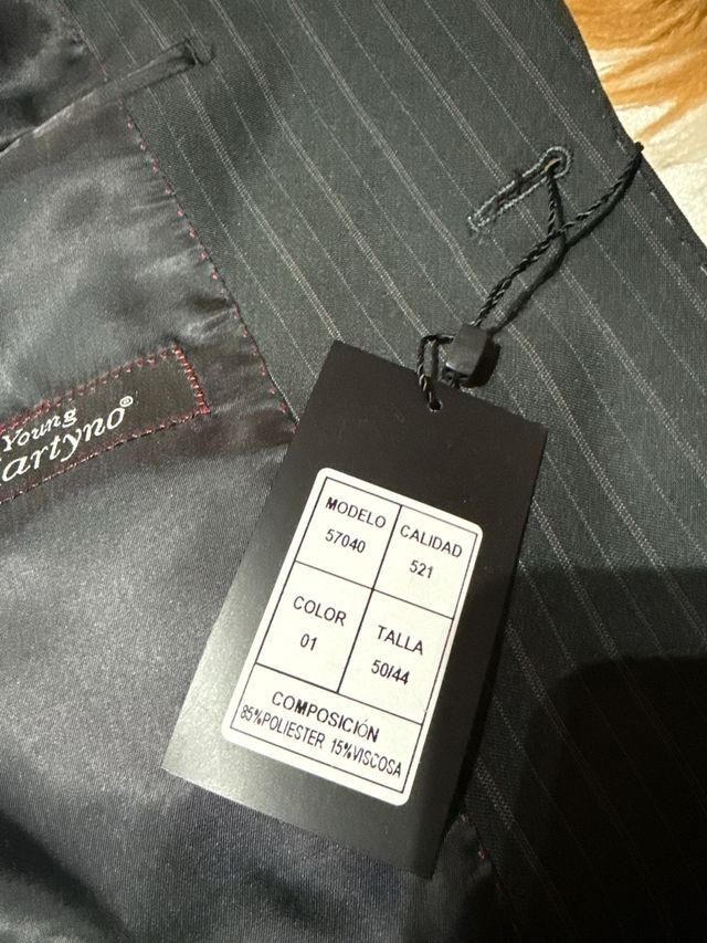 Traje nuevo a estrenar 