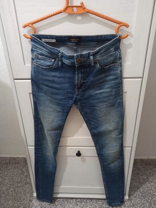 pantalon vaquero original. jacks & jones .