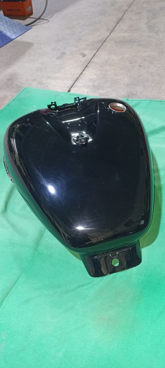 Depósito de gasolina Suzuki Intruder 800