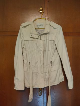 Chaqueta beige de Zara