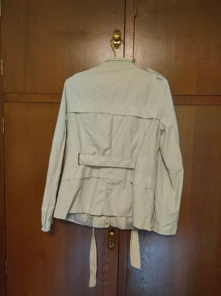 Chaqueta beige de Zara