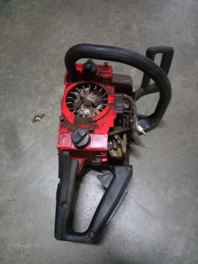 Motosierra para piezas Jonsered 2041 turbo de segunda mano por 32 EUR en Belorado en WALLAPOP