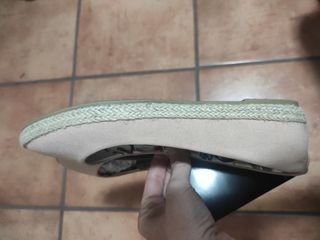 Dos pares de bailarinas de tipo alpagarta