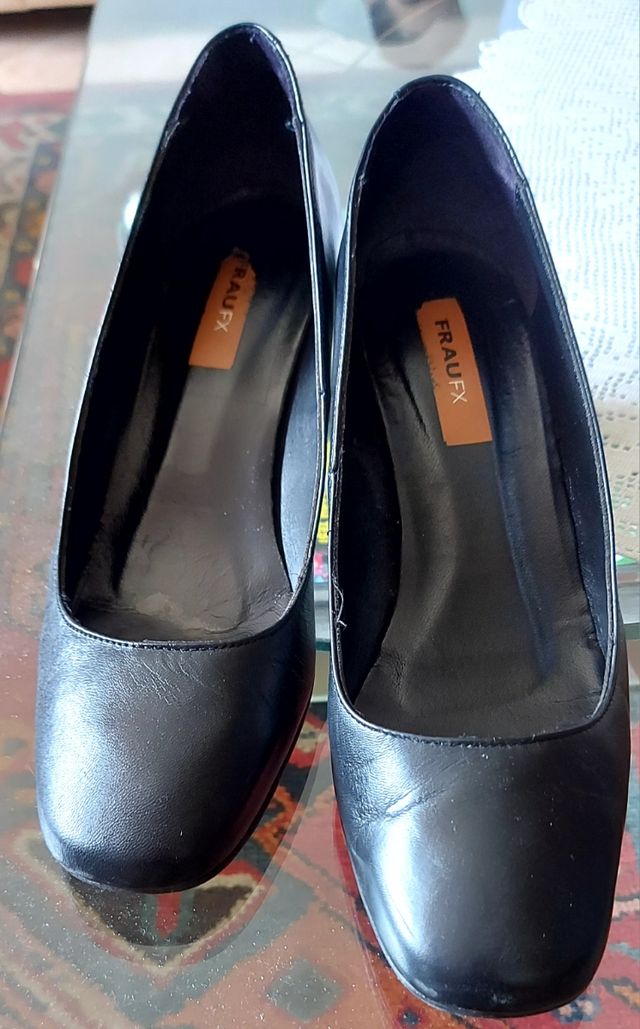 décolleté in pelle nere FRAU