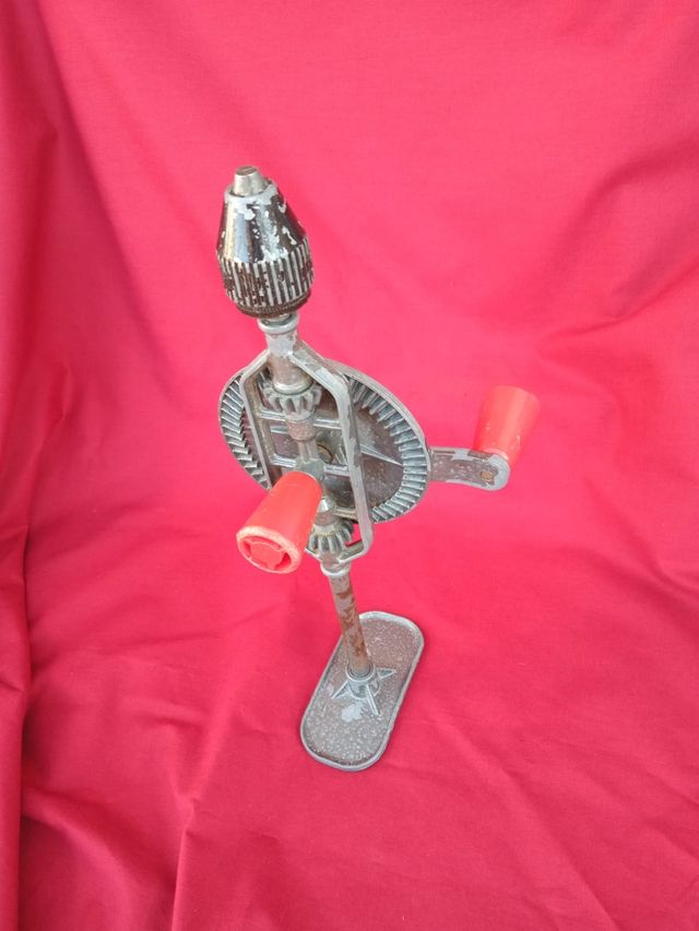 Ferramenta de perfuração