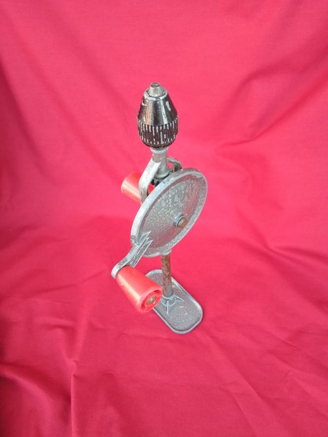 Ferramenta de perfuração