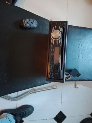 Radio CD con telecomando Pioneer