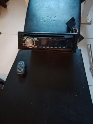 Radio CD con telecomando Pioneer