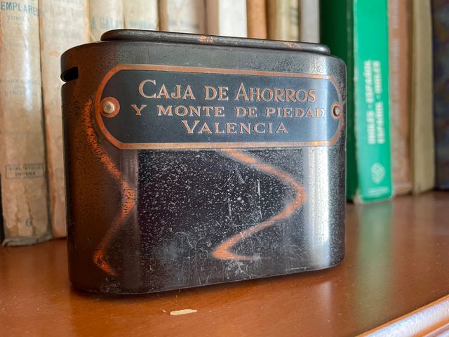 Hucha antigua hierro Caja Ahorros Valencia