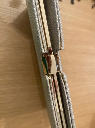 Bolso cartera fiesta Parfois. Metalizado.