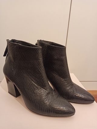 Botines de piel Zara
