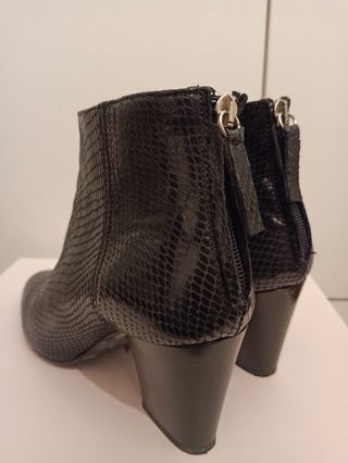 Botines de piel Zara