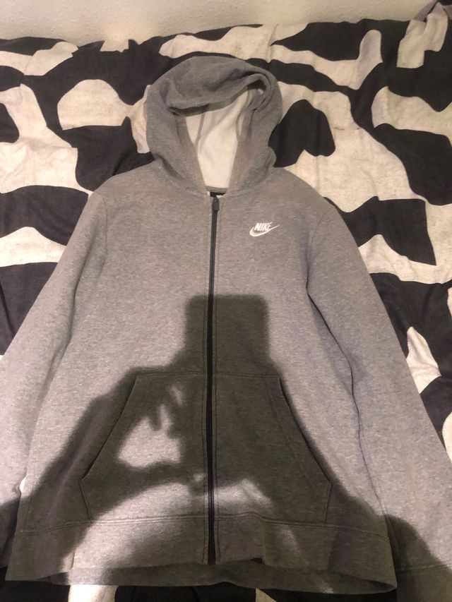 CHAQUETA Y PANTALÓN NIKE