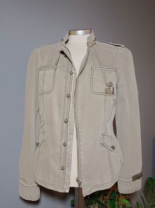 Cazadora Verde Militar de Mango