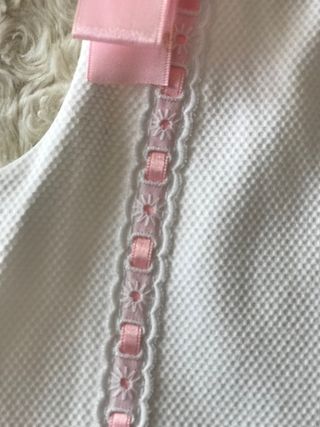 faldón vestido bebé de piqué con capota