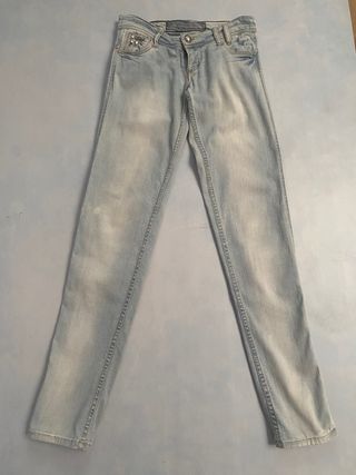 Pantalón vaquero de Stradivarius talla xs