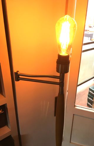Lámpara de pie metal y madera 