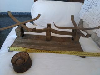 balanza muy antigua