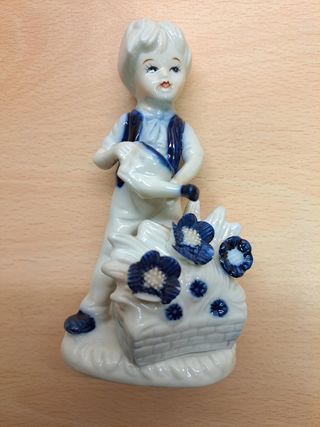 Soprammobili / statuette bianche e blu bambini