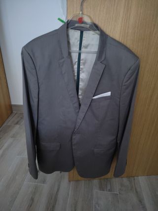 Traje Zara caballero gris talla 46