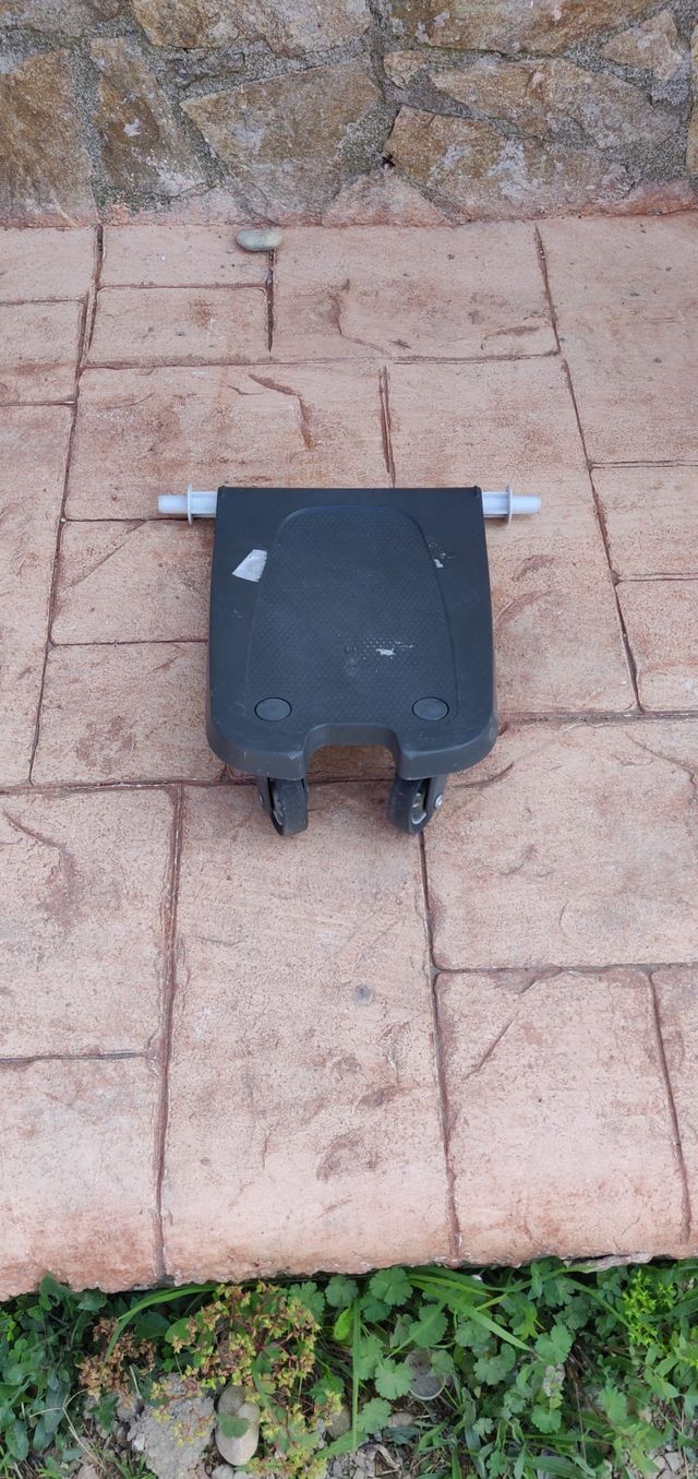 Plataforma accesoria stokke para hermanos