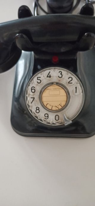 Teléfono antiguo