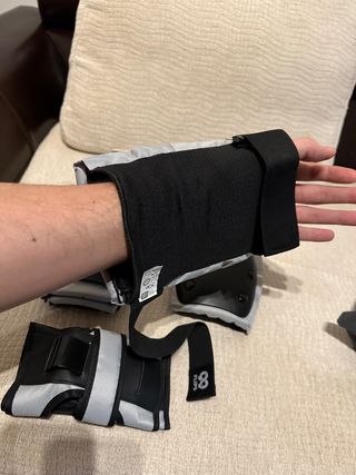 Set con Rodilleras, Coderas y Protectores de Manos