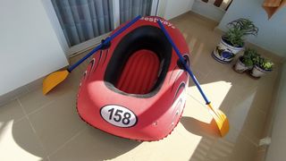 Barca hinchable 20€/ Remos 10€