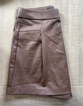 Pantalón corto vestir cuero marrón