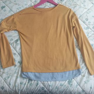 jersey finito color mostaza marca springfield