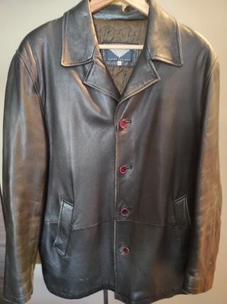 Cazadora - abrigo de cuero grueso y marca Caramelo