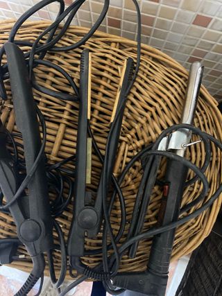 Planchas pelo y una tenazilla